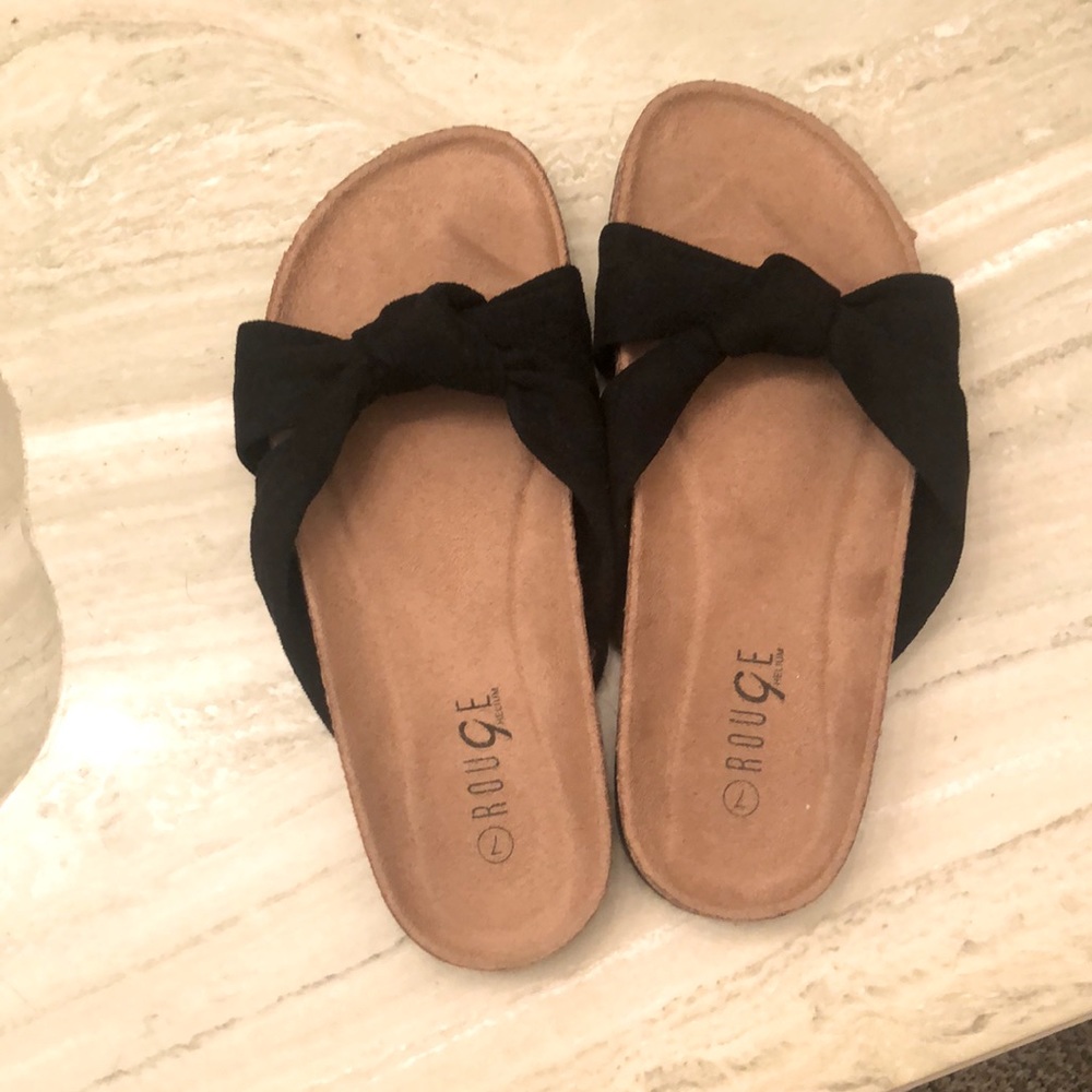 WMNS SANDALS SIZE 7